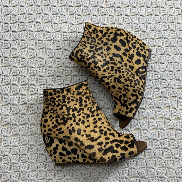 Naughty Monkey Women Brown Wedges Size 8 Upper Leather Animal‎ Leopard Print - Picture 5 of 10